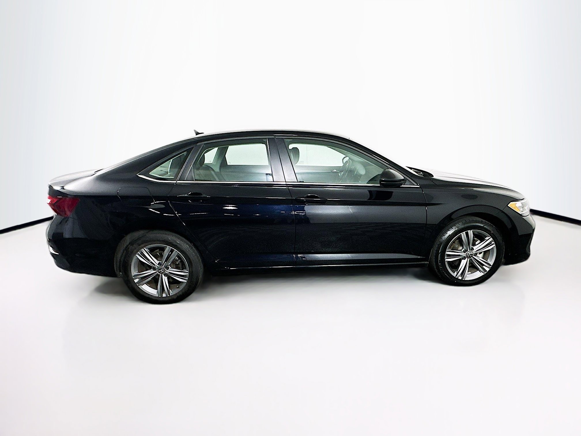 Used 2024 Volkswagen Jetta SE image 10