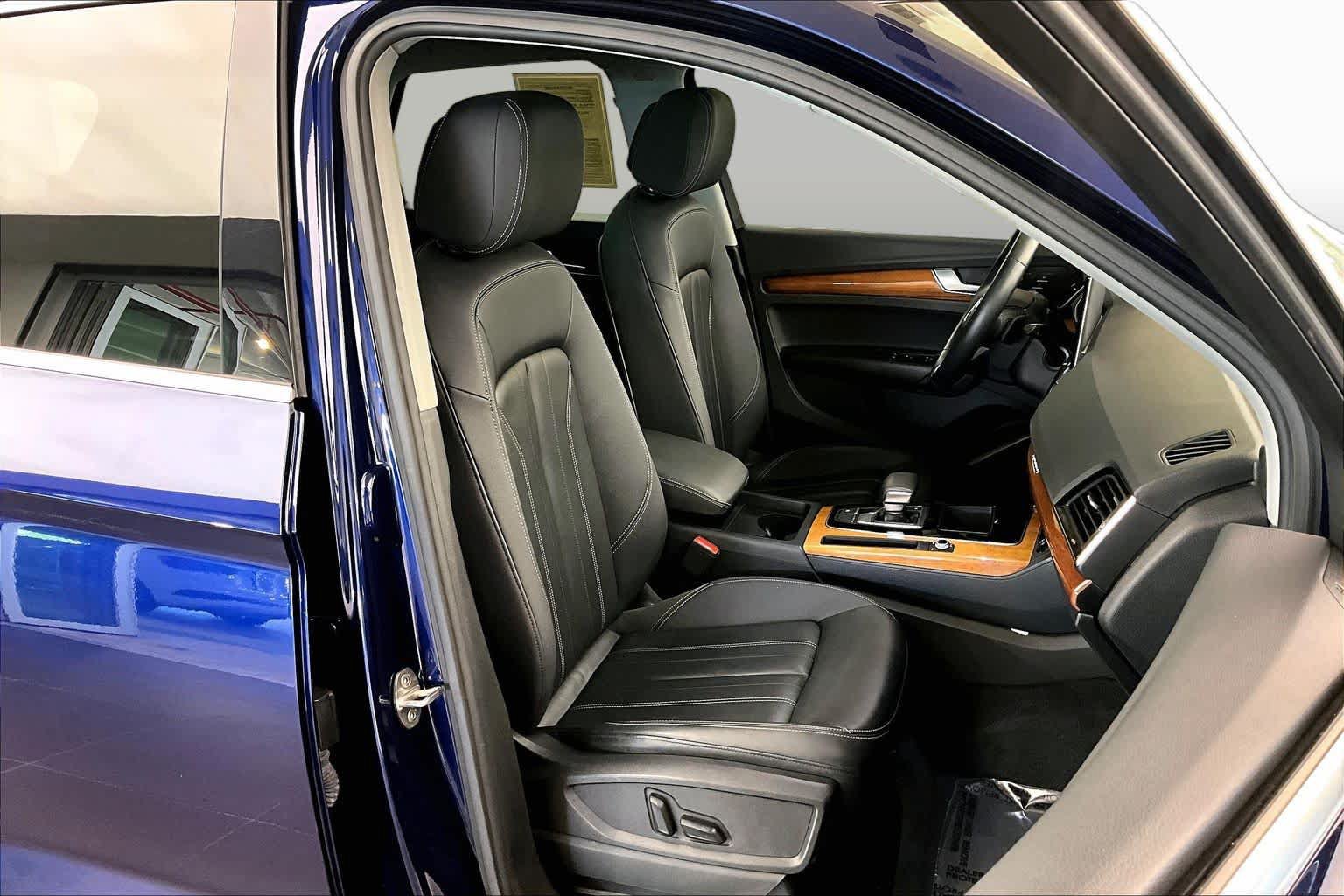 Used 2023 Audi Q5 2.0T Premium w/ Convenience Package AWD/4WD image 9