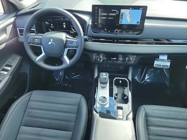 New 2026 Mitsubishi Outlander SE image 17