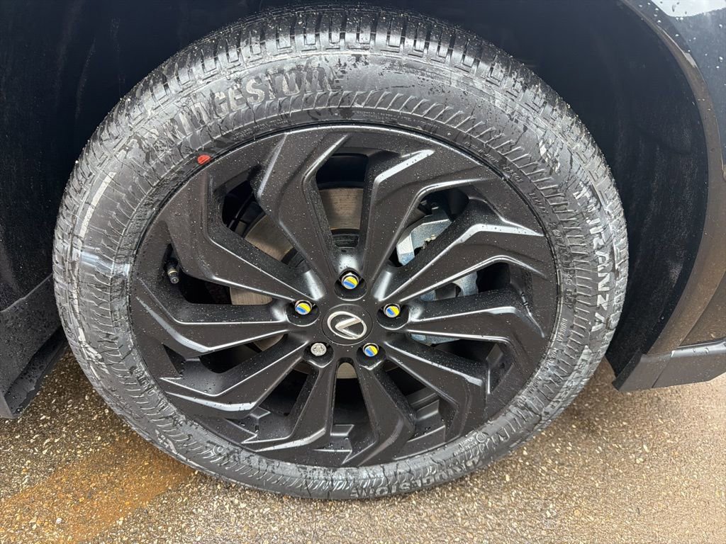 New 2026 Lexus UX 300h AWD image 25