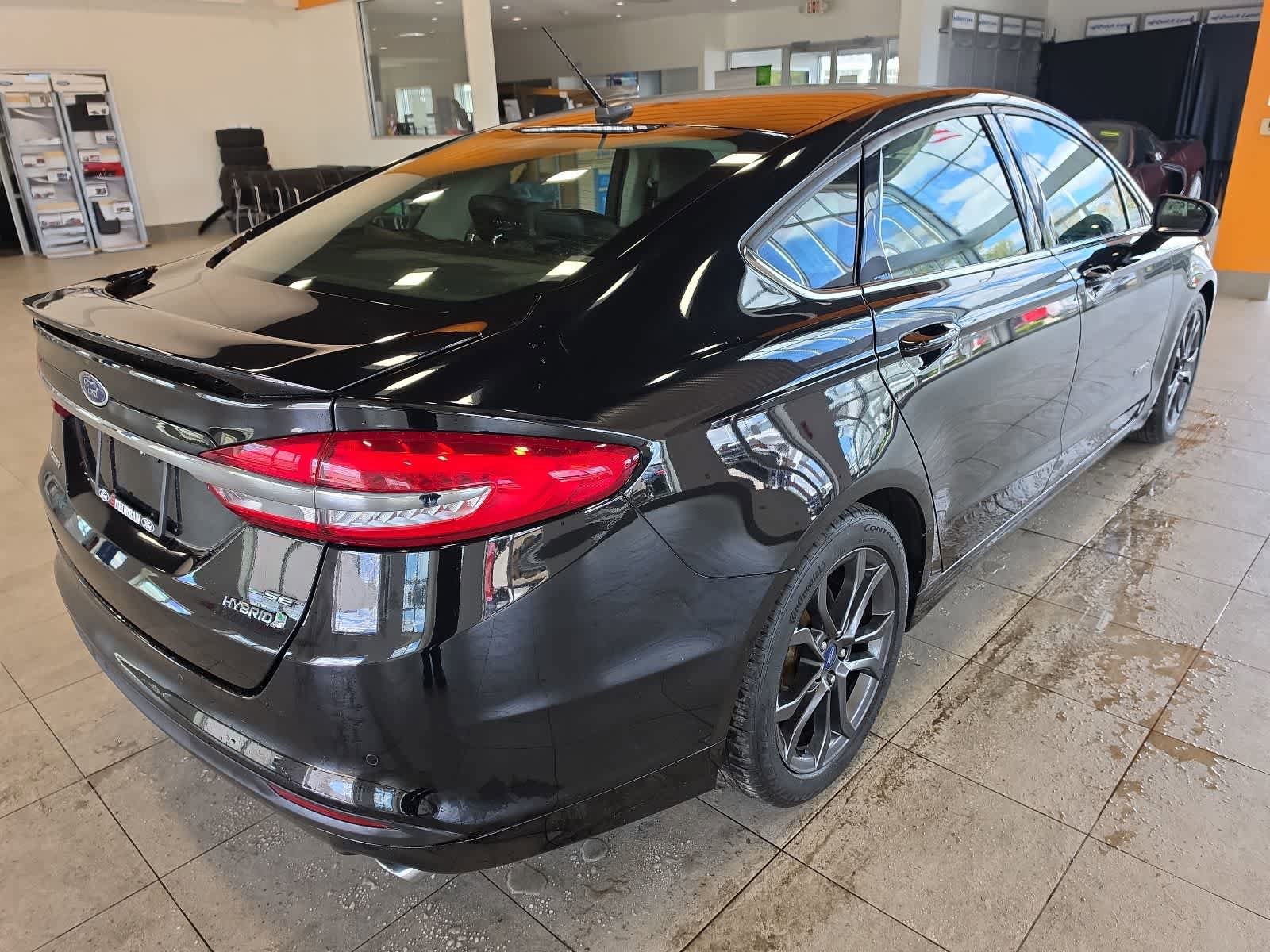 Used 2018 Ford Fusion SE w/ Equipment Group 601A FWD image 39
