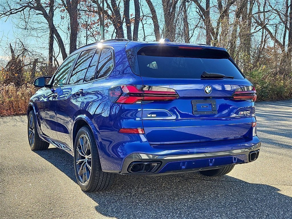 Used 2024 BMW X5 M60i w/ Executive Package image 3