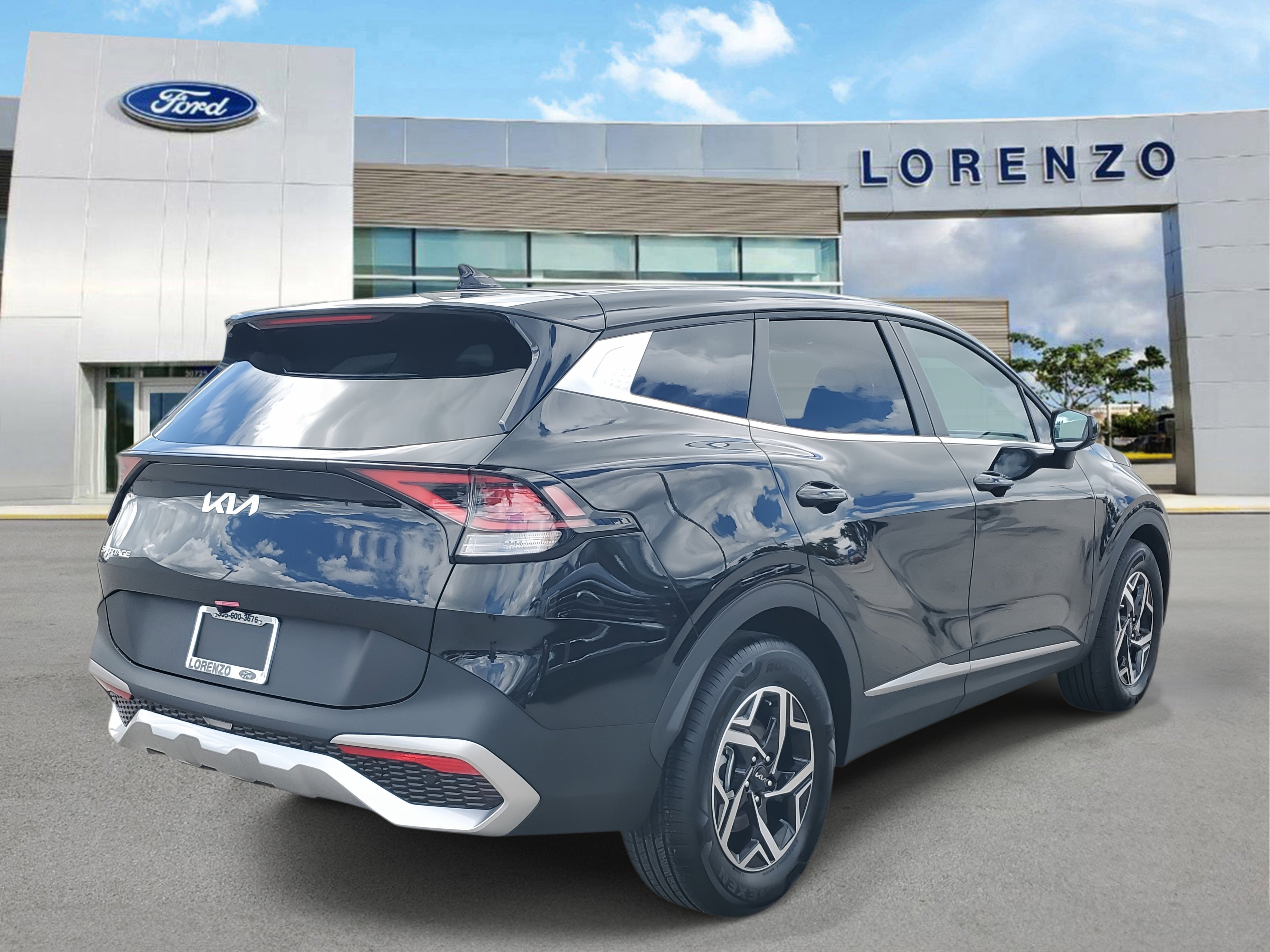 Used 2025 Kia Sportage LX image 5