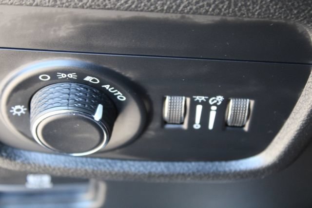 Used 2023 Jeep Grand Cherokee L Laredo AWD/4WD image 24