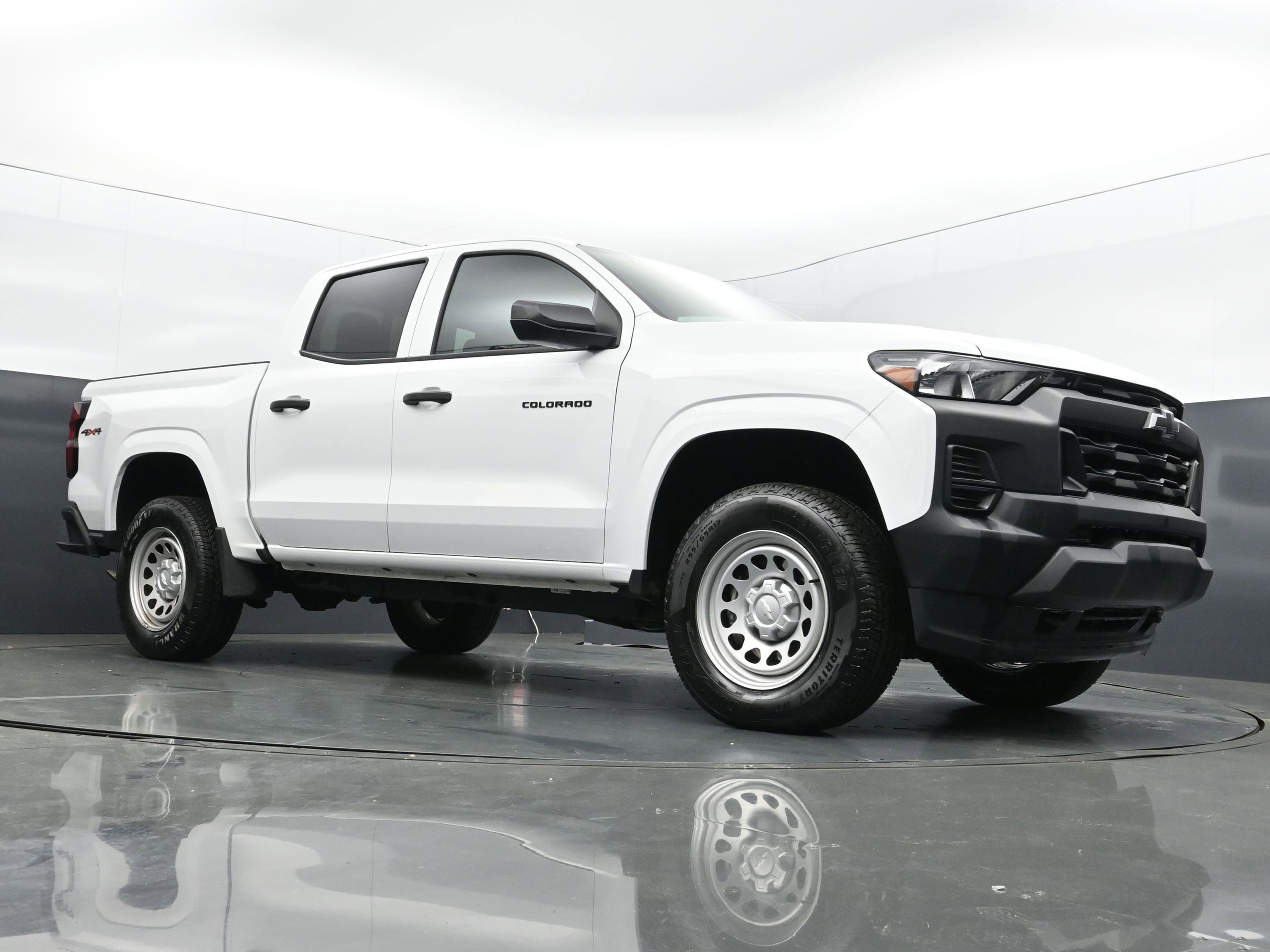 Used 2025 Chevrolet Colorado W/T image 40