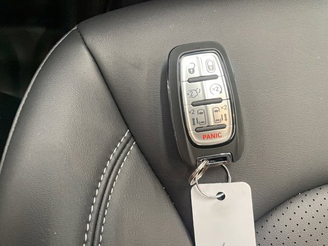 New 2026 Chrysler Pacifica Select image 25