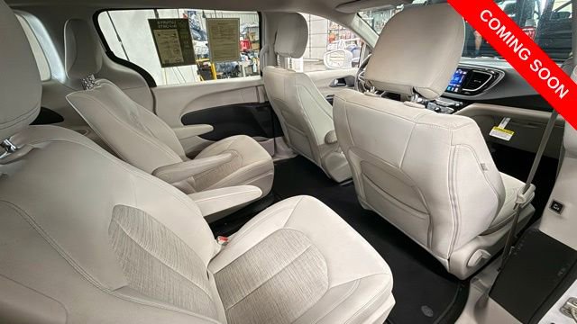 Used 2018 Chrysler Pacifica Touring Plus image 27