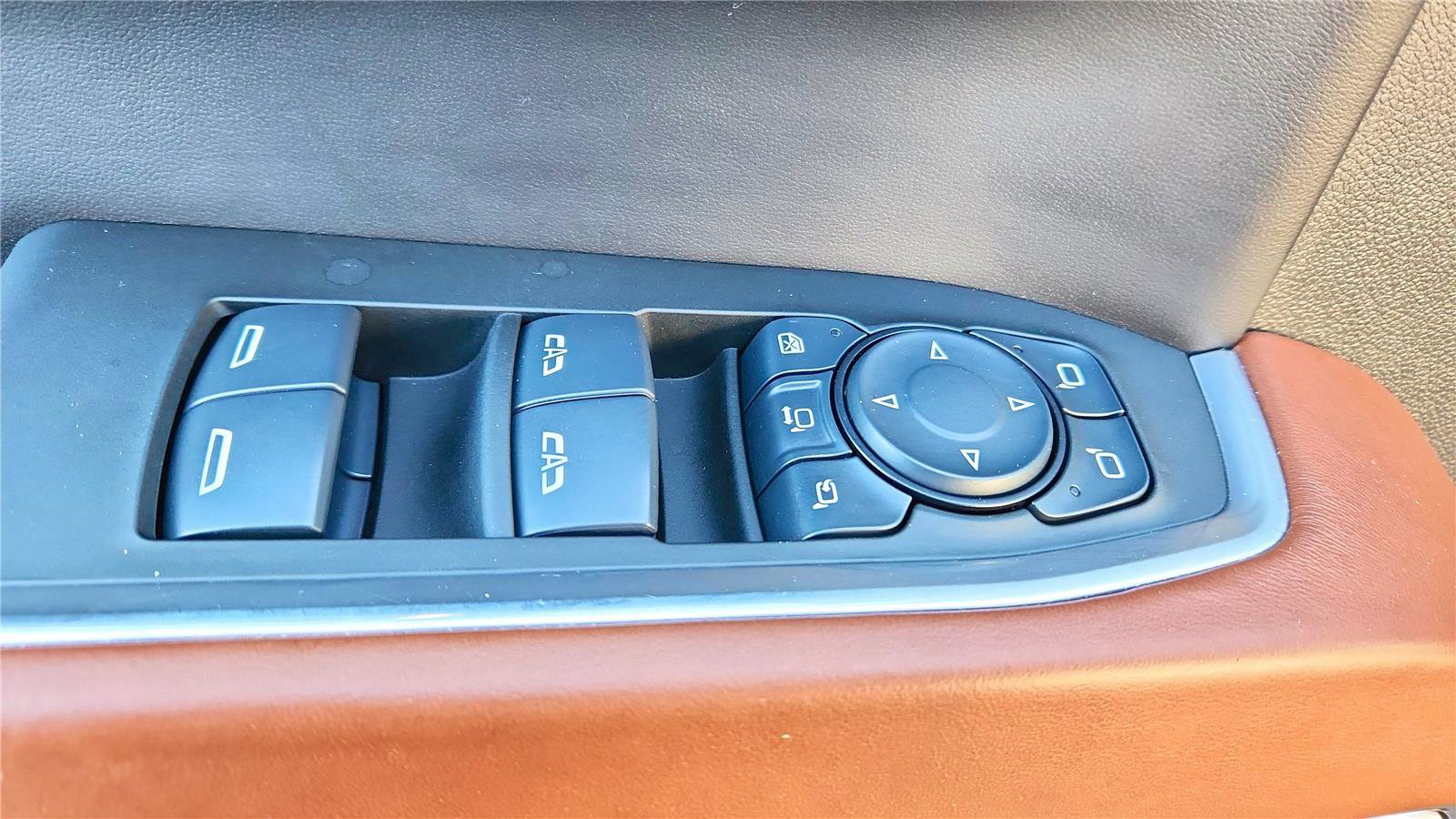 Used 2024 GMC Sierra 2500 Denali Ultimate image 12