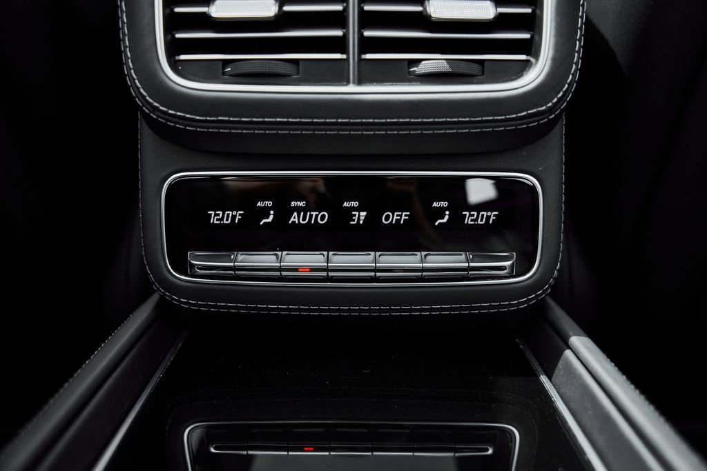 Used 2024 Mercedes-Benz Maybach GLS 600 4MATIC image 57