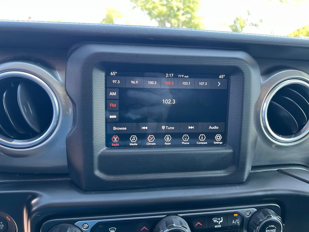 Used 2019 Jeep Wrangler Unlimited Sahara AWD/4WD image 33