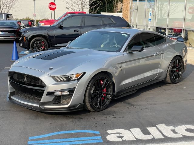 Used 2020 Ford Mustang Shelby GT500 w/ Technology Package RWD image 9