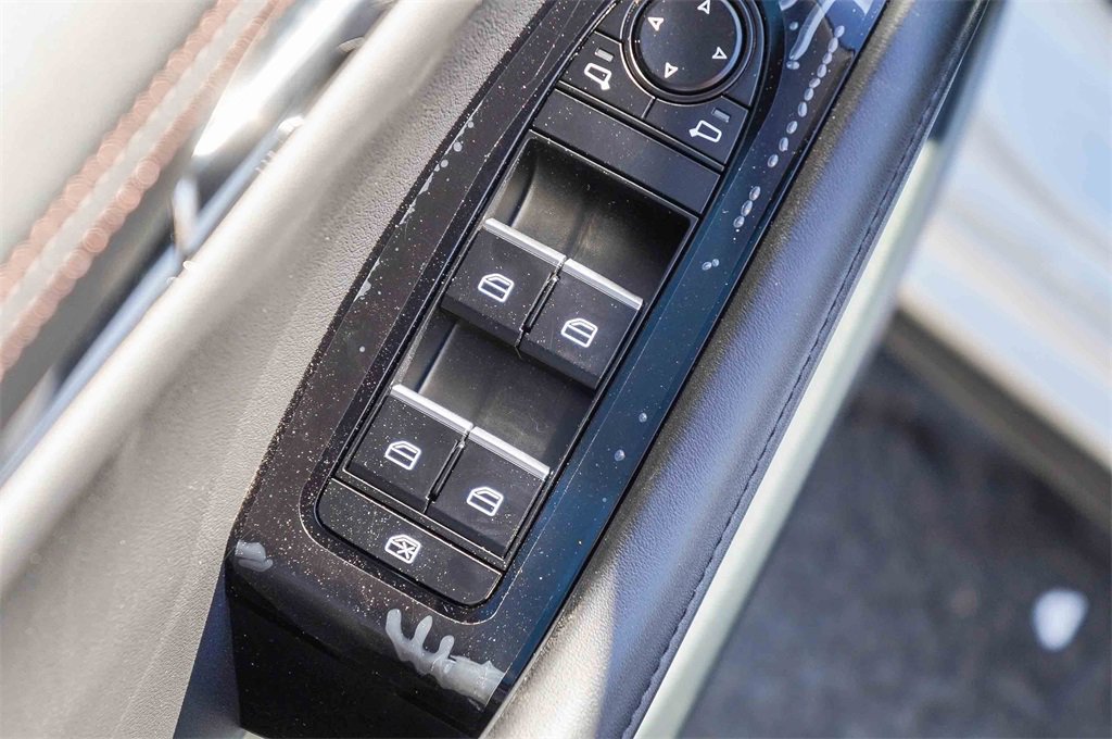 New 2025 MAZDA MAZDA3 Hatchback w/Premium Plus Pkg image 23