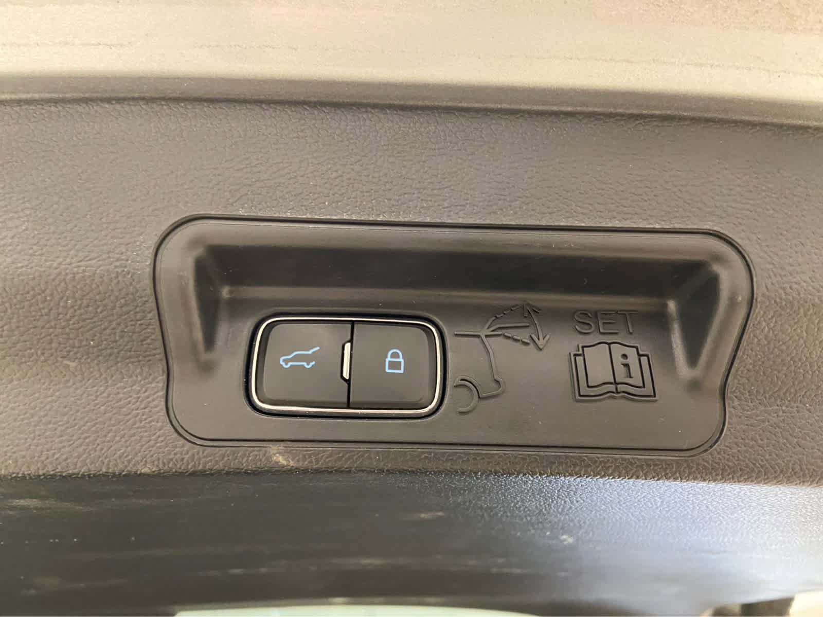 Used 2023 Ford Explorer XLT w/ Equipment Group 202A image 11