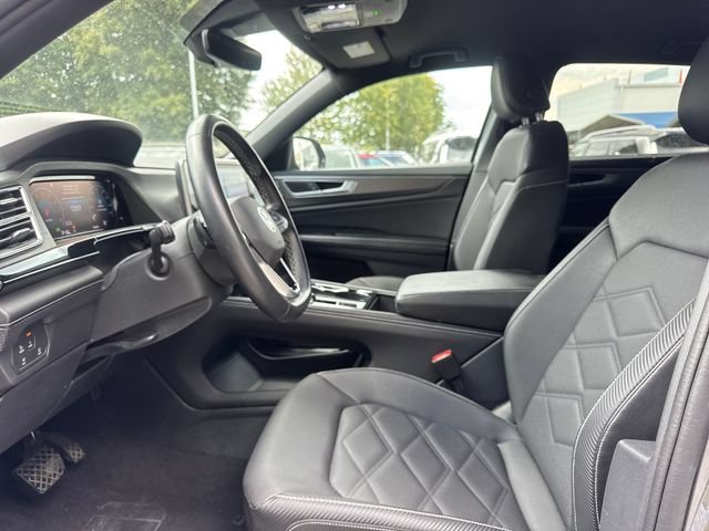 Used 2024 Volkswagen Atlas Cross Sport SE FWD image 13