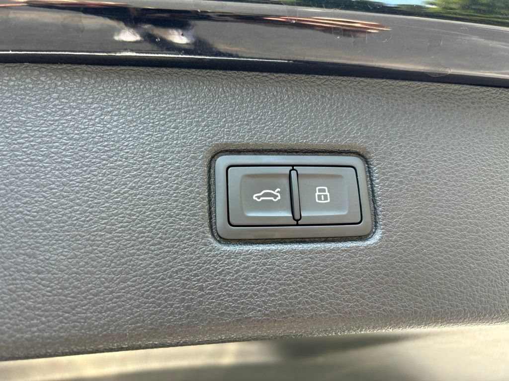 Used 2021 Audi Q7 3.0T Prestige AWD/4WD image 46