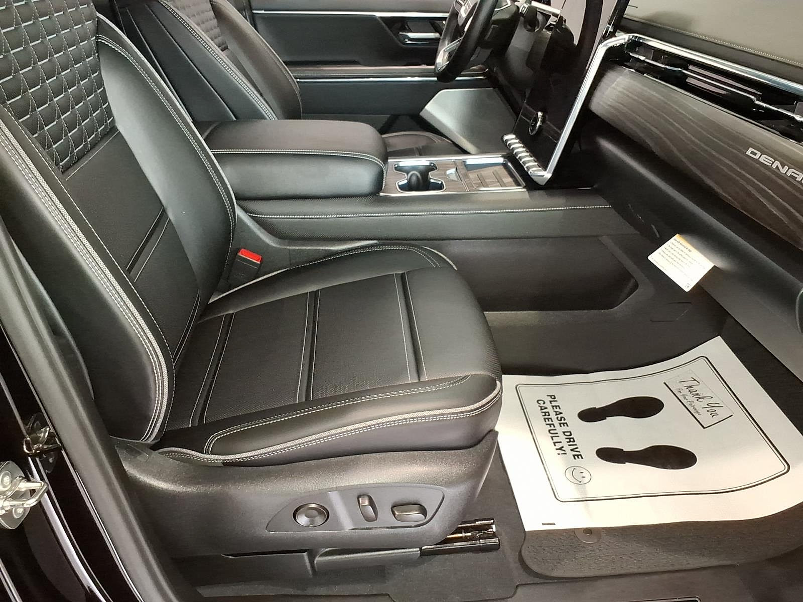 New 2025 GMC Sierra EV Denali AWD/4WD image 8