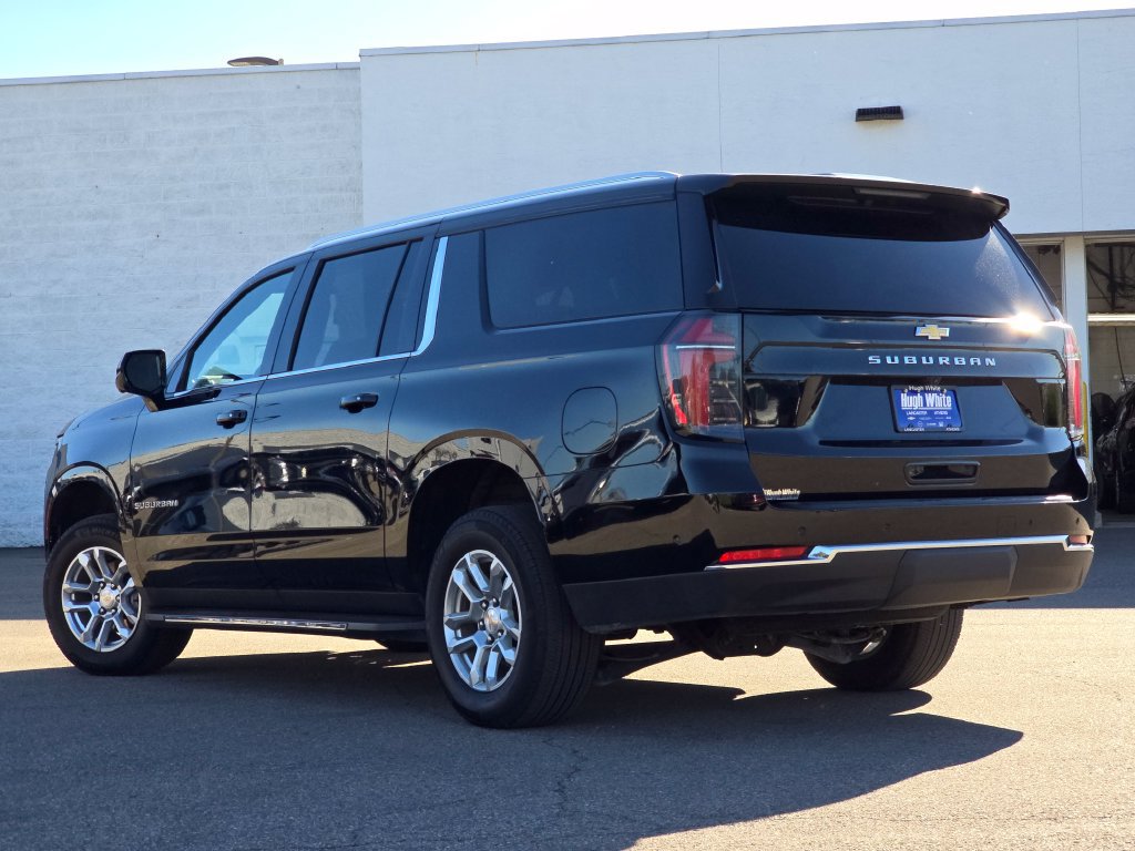 Used 2025 Chevrolet Suburban LT AWD/4WD image 21