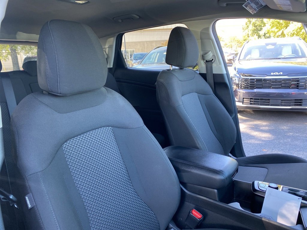 Used 2023 Kia Sportage LX image 24