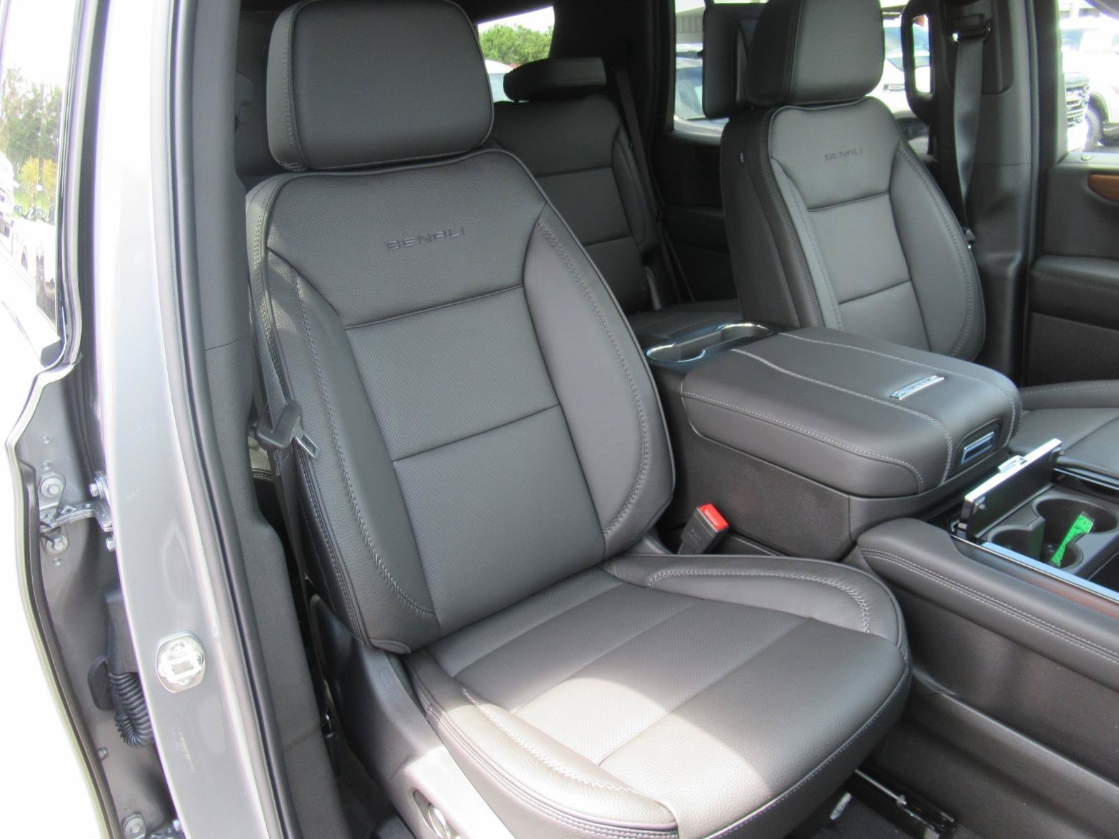 New 2026 GMC Yukon Denali w/ Advanced Technology Package RWD image 9