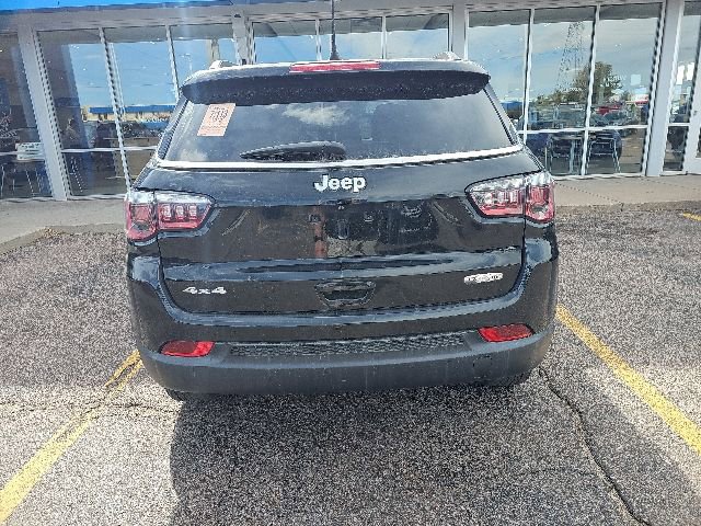 Used 2019 Jeep Compass Latitude w/ Cold Weather Group AWD/4WD image 4