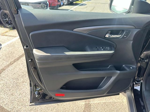 Used 2025 Honda Ridgeline RTL image 11