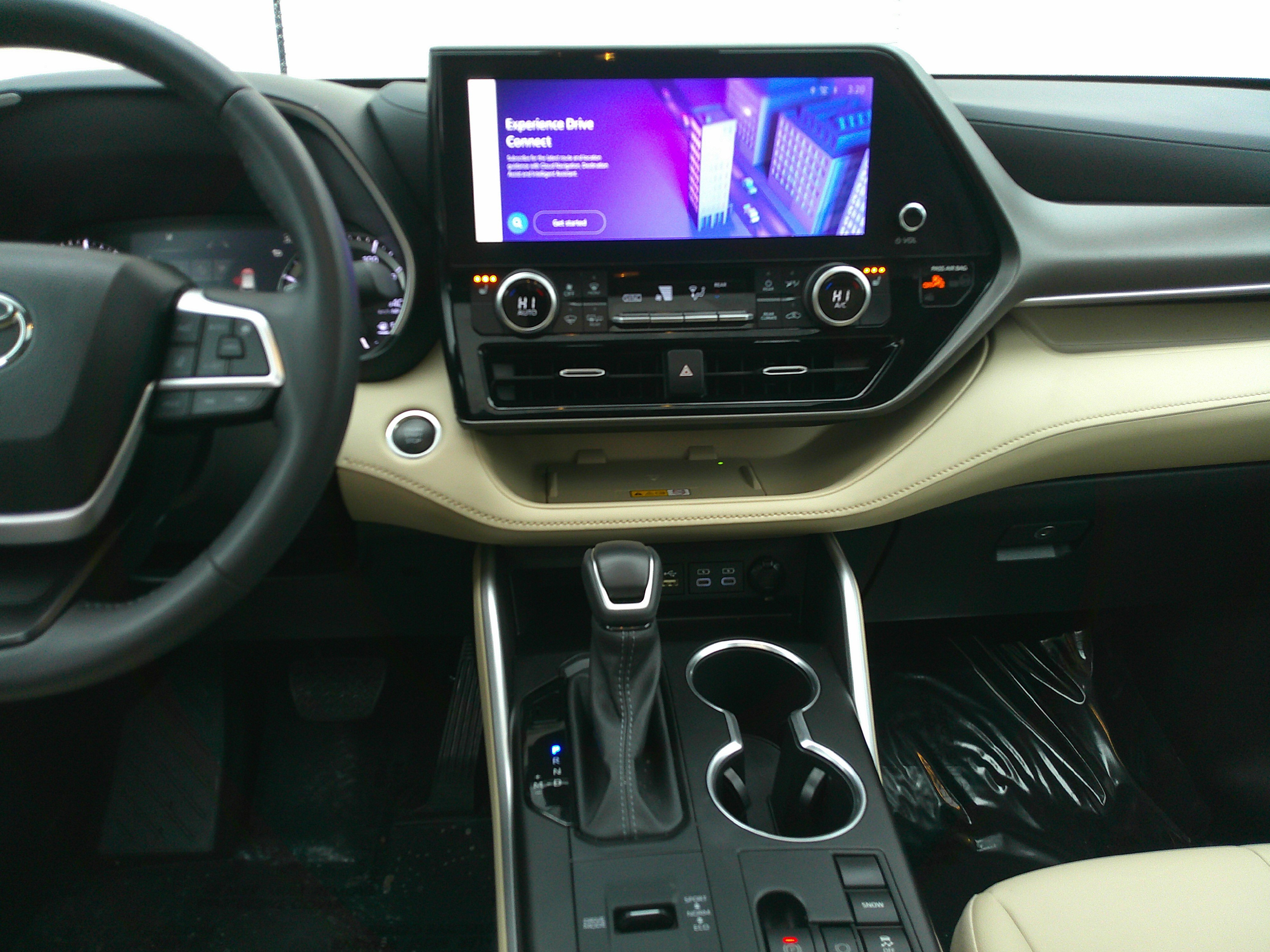 Used 2024 Toyota Highlander XLE image 34