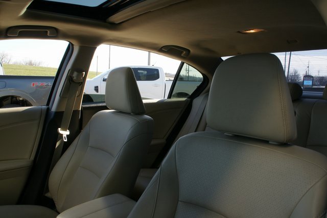 Used 2015 Honda Accord Touring image 15