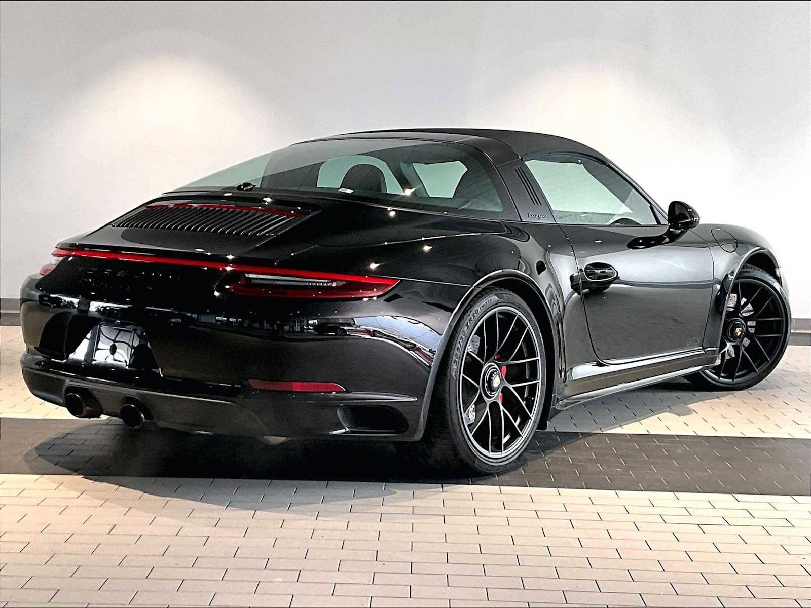 Used 2018 Porsche 911 Targa 4 GTS image 10