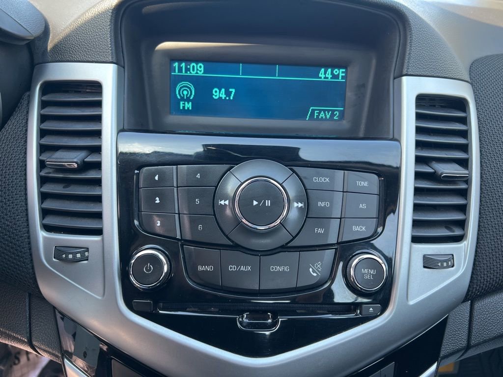 Used 2016 Chevrolet Cruze LT image 19