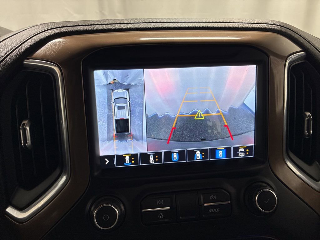 Used 2021 Chevrolet Silverado 1500 High Country w/ Technology Package image 18