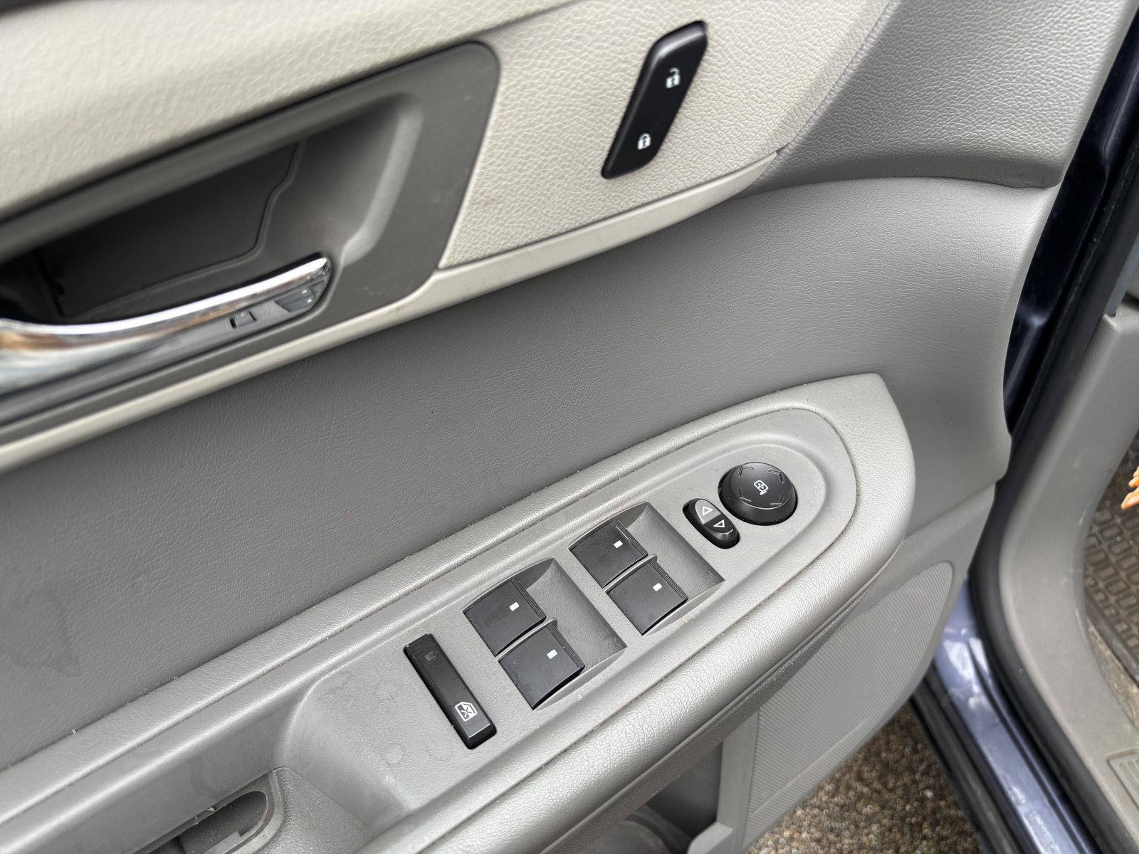 Used 2014 Chevrolet Traverse LS FWD image 11