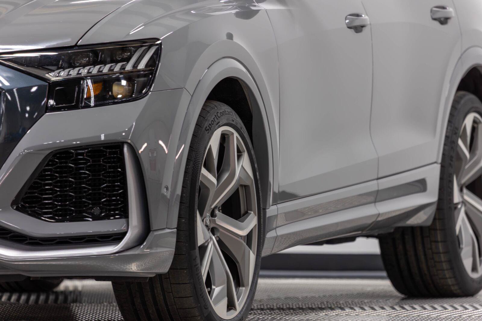 Used 2024 Audi RS Q8 w/ Executive Package AWD/4WD image 9