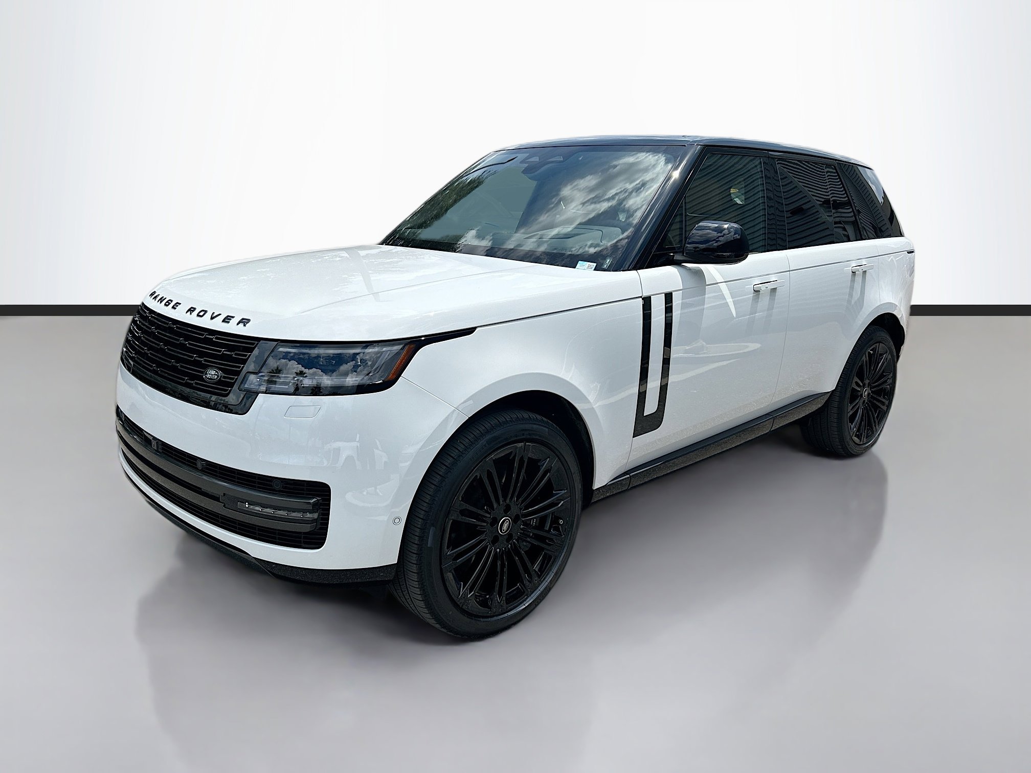 New 2025 Land Rover Range Rover SE