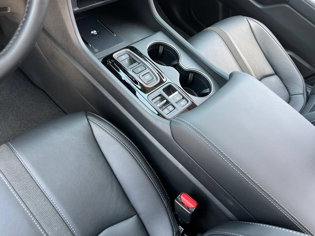 Certified 2025 Honda Pilot Touring image 21