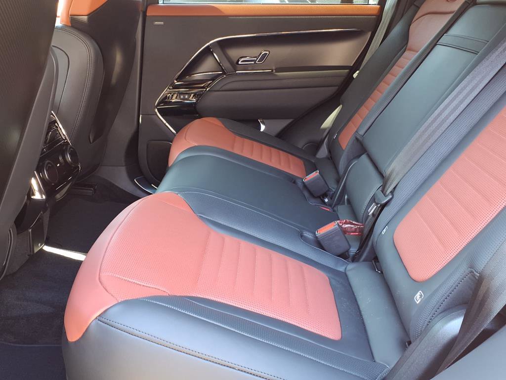 New 2025 Land Rover Range Rover Sport SV Edition Two image 5