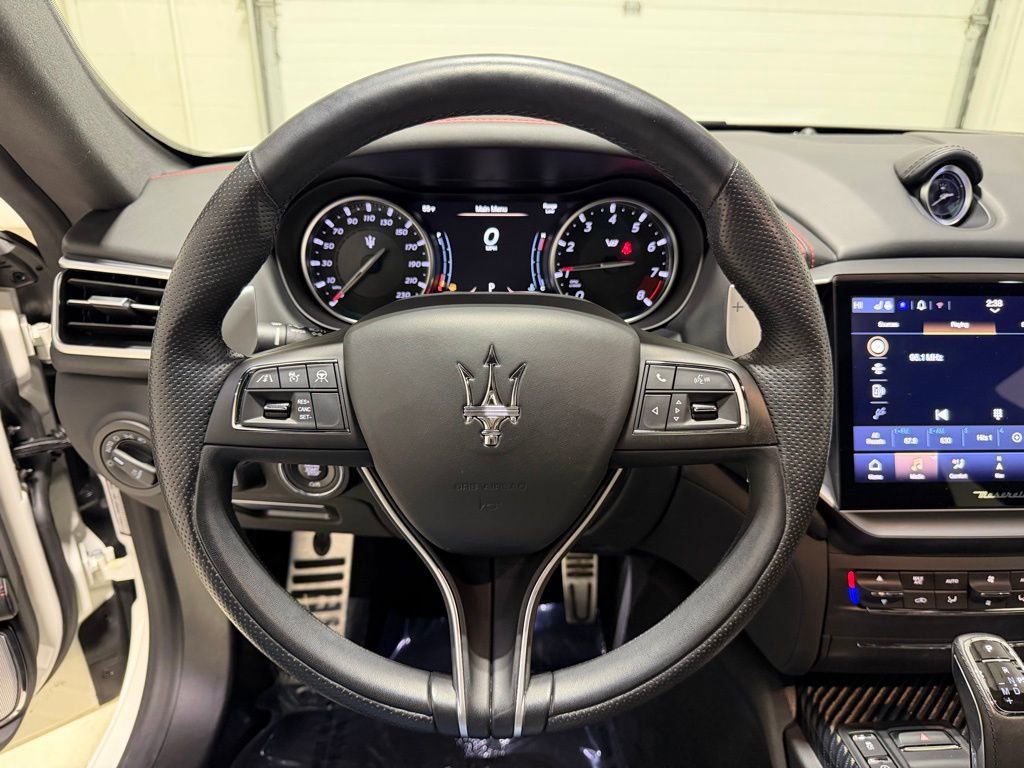 Used 2023 Maserati Ghibli Trofeo image 24