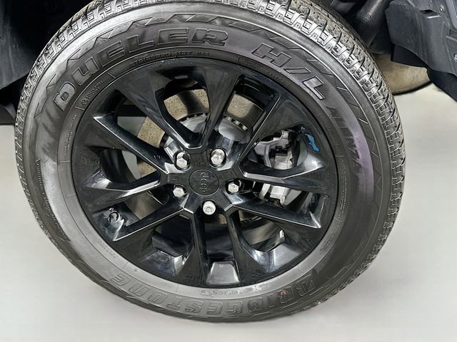 Used 2023 Jeep Wrangler Unlimited Sahara w/ Cold Weather Group image 32