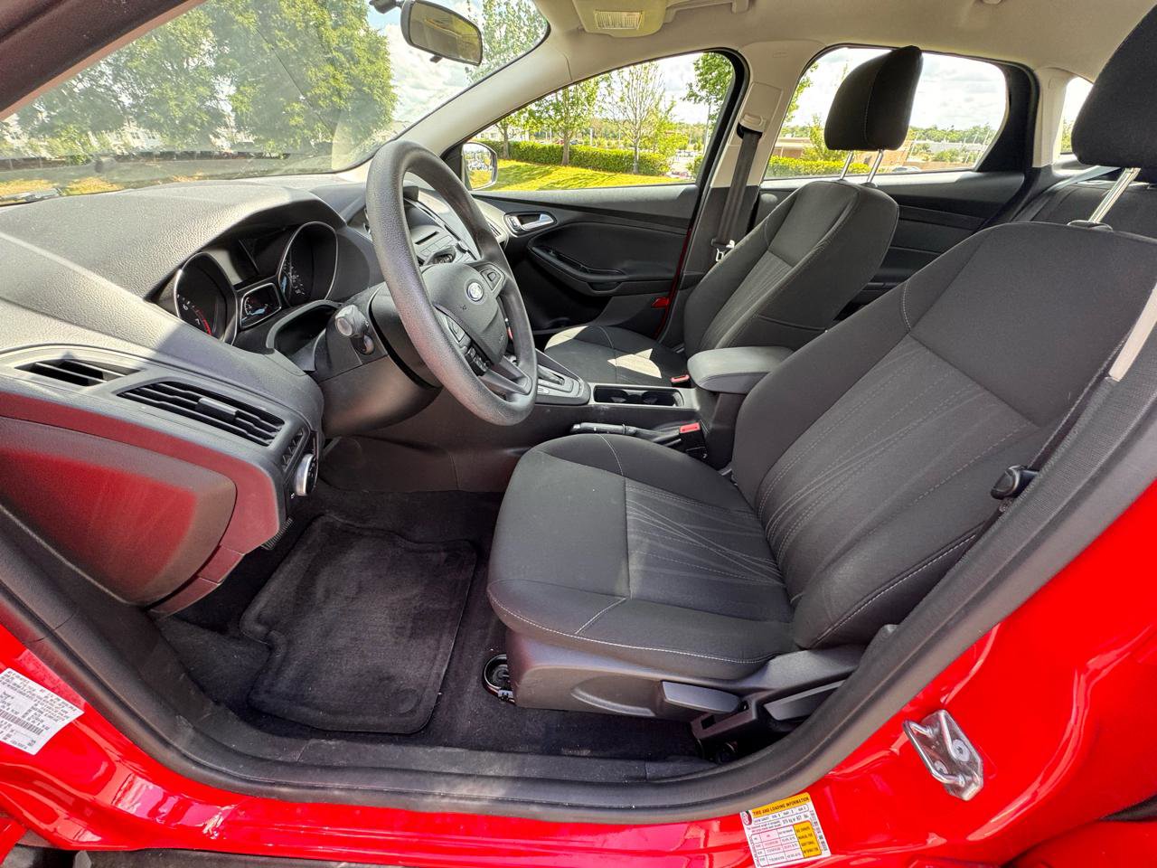 Used 2016 Ford Focus SE FWD image 21