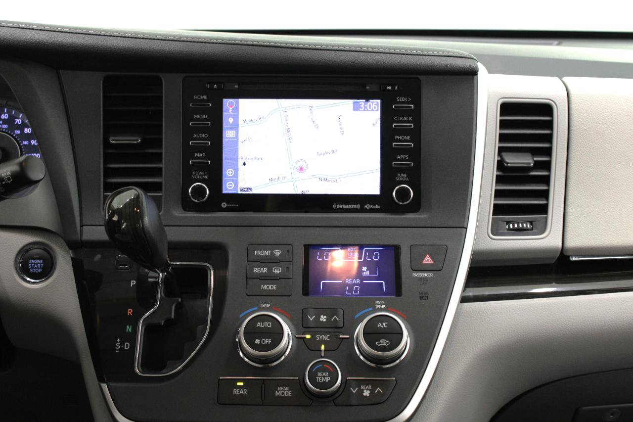 Used 2020 Toyota Sienna XLE Premium FWD image 45