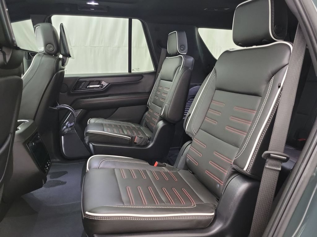 Used 2025 GMC Yukon AT4 Ultimate AWD/4WD image 12
