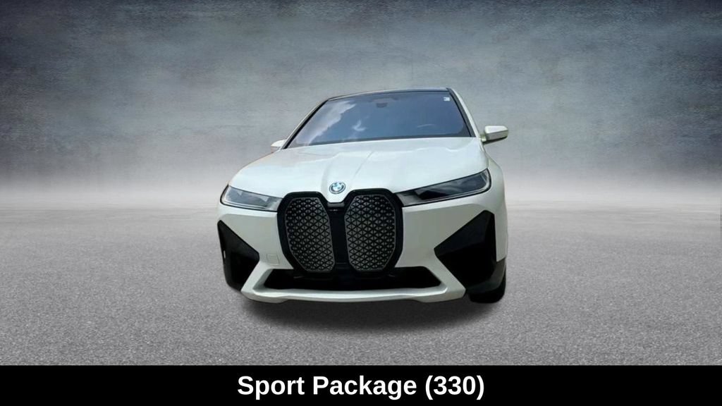 Used 2024 BMW iX xDrive50 w/ Sport Package AWD/4WD image 7