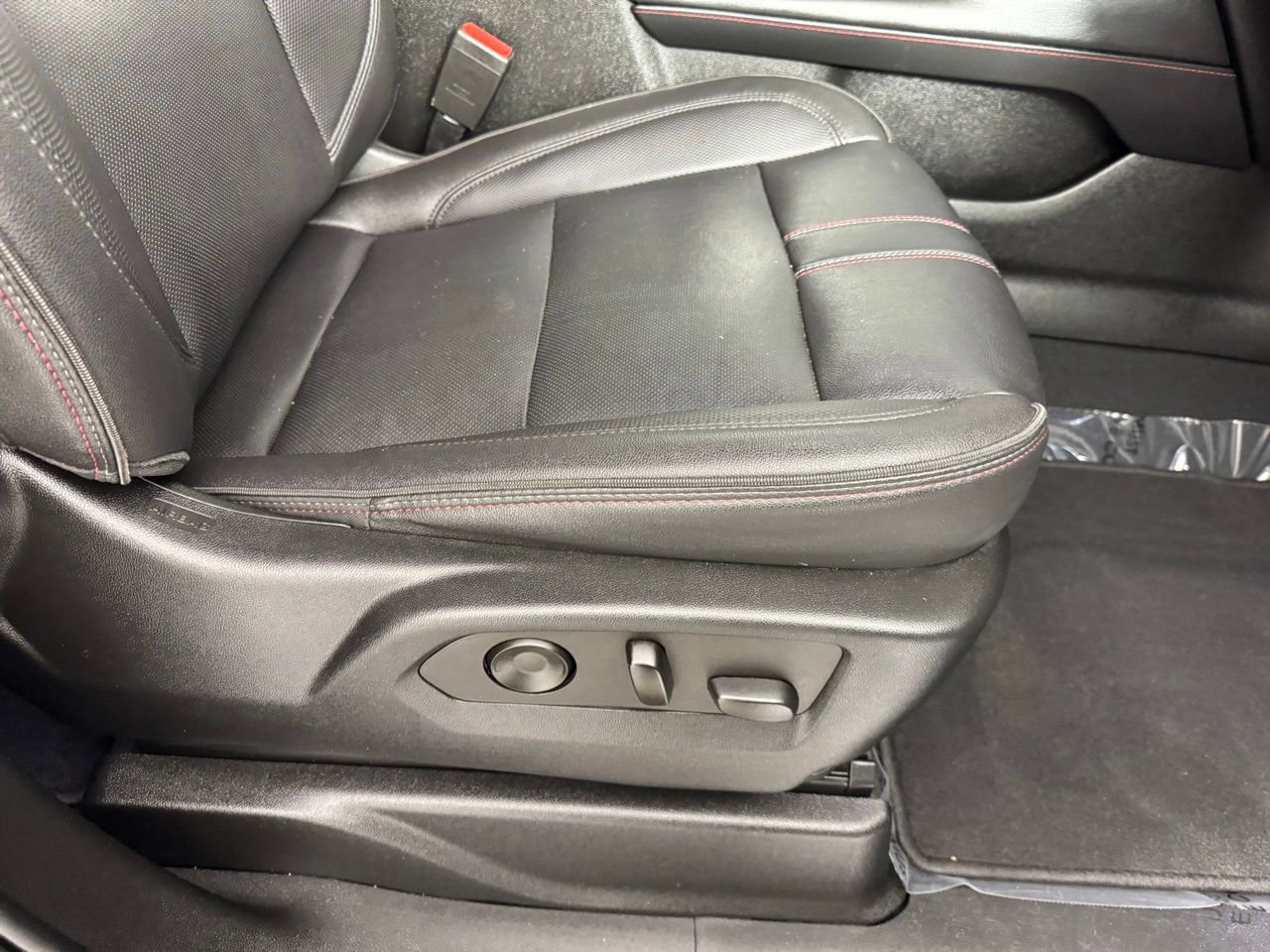 Used 2022 Chevrolet Tahoe RST w/ Luxury Package image 37