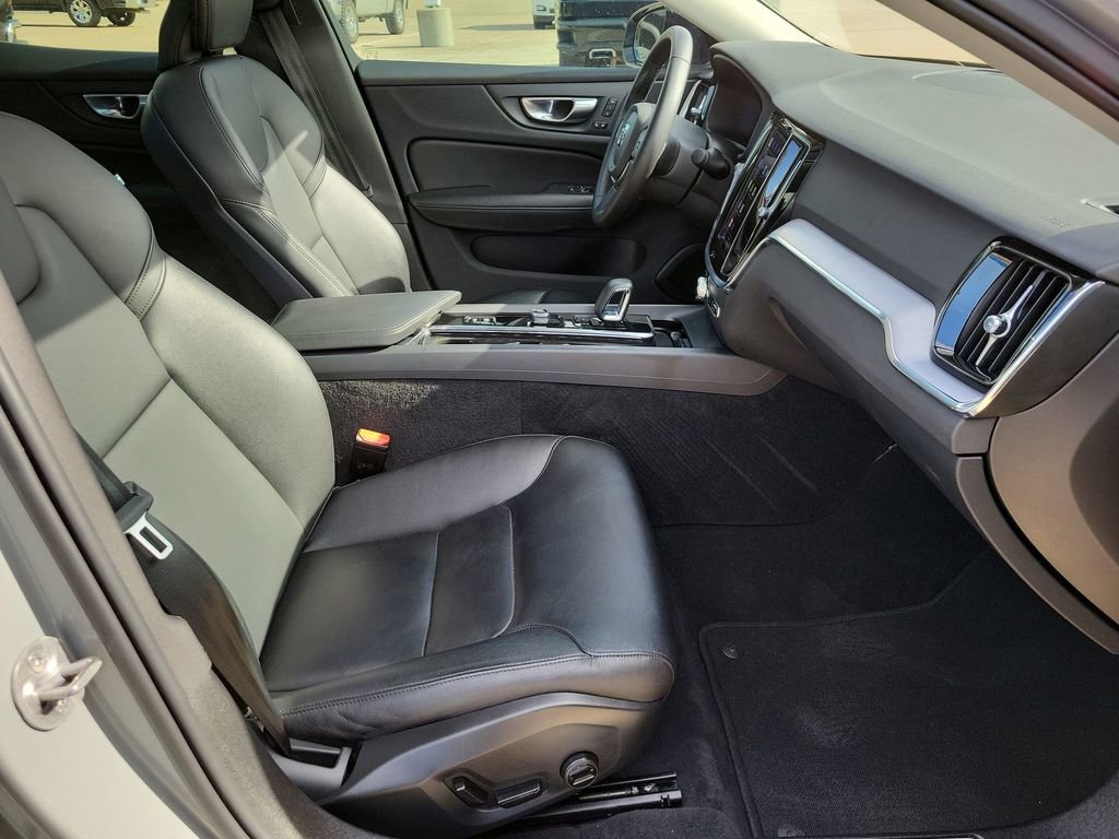Used 2024 Volvo S60 B5 Core image 26