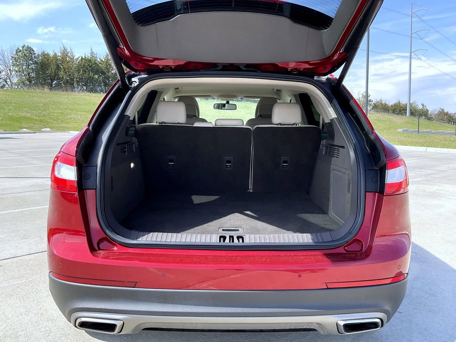 Used 2016 Lincoln MKX Select w/ Select Plus Package FWD image 9