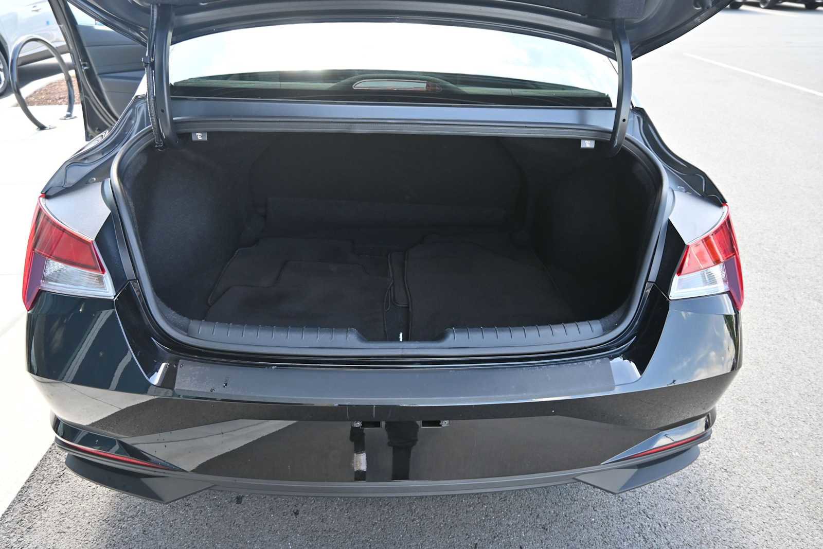 Certified 2023 Hyundai Elantra SEL w/ Convenience Package FWD image 16