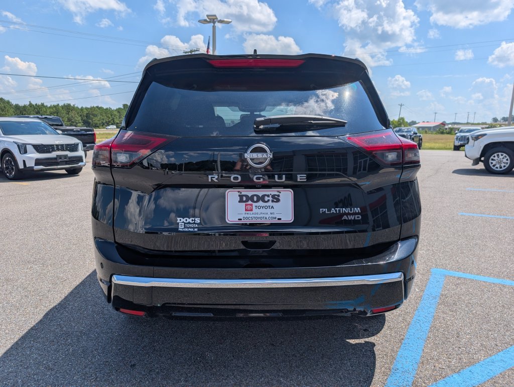 Used 2026 Nissan Rogue Platinum w/ Platinum Premium Package AWD/4WD image 4