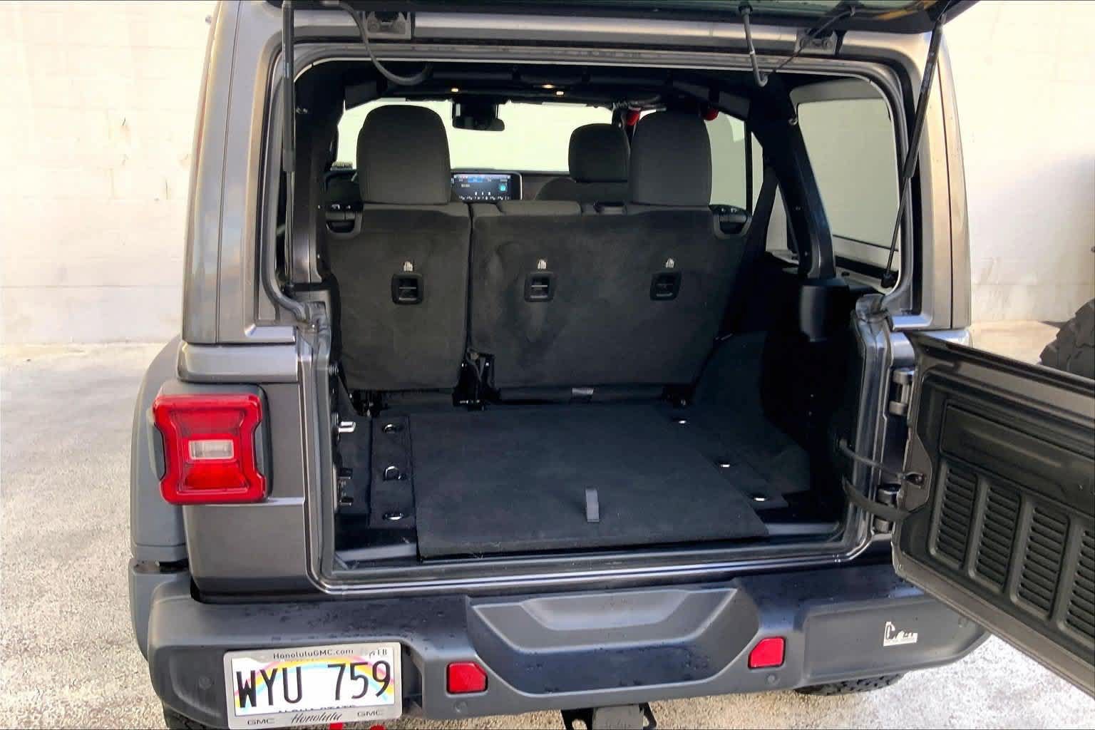 Used 2024 Jeep Wrangler Unlimited Rubicon w/ Safety Group AWD/4WD image 18