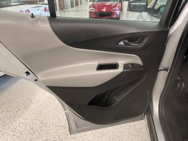Used 2018 Chevrolet Equinox LS FWD image 31