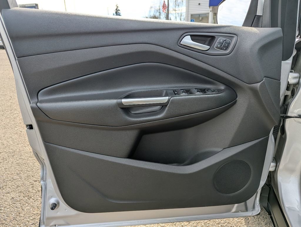 Used 2017 Ford Escape Titanium image 10