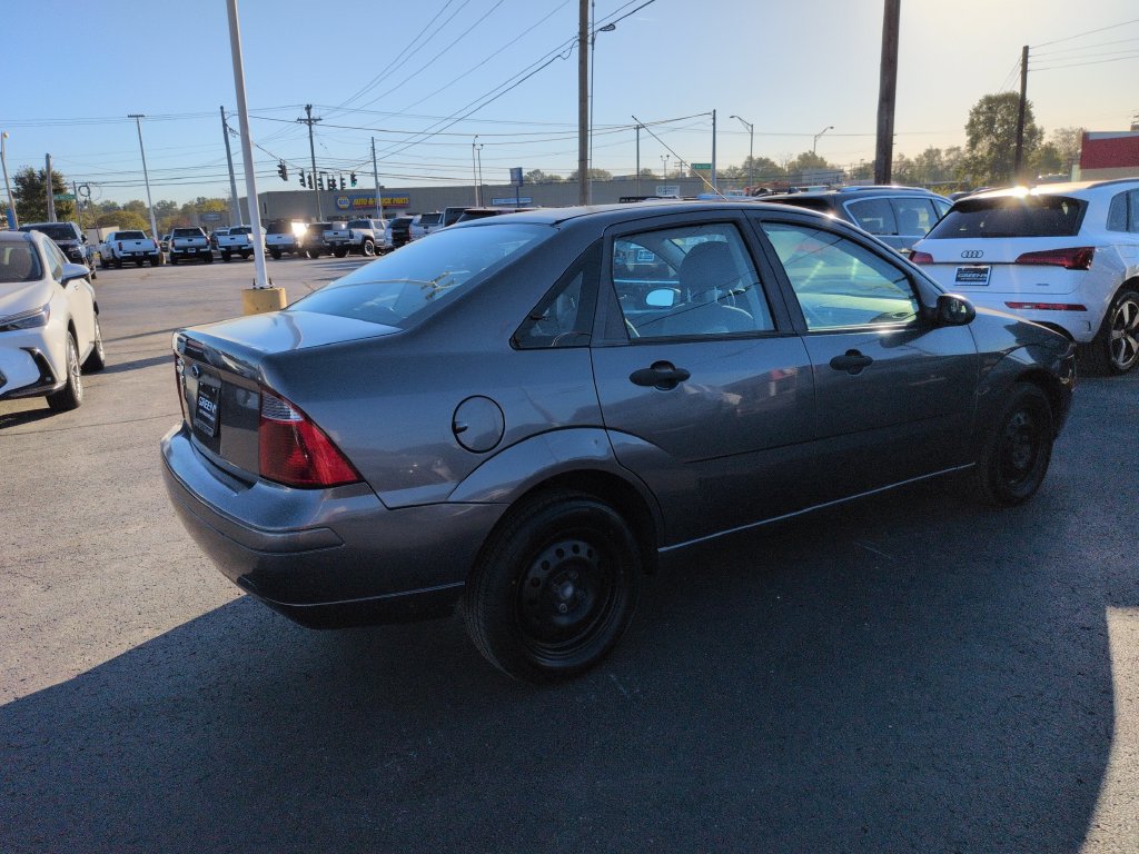 Used 2007 Ford Focus ZX4 Sedan FWD image 5